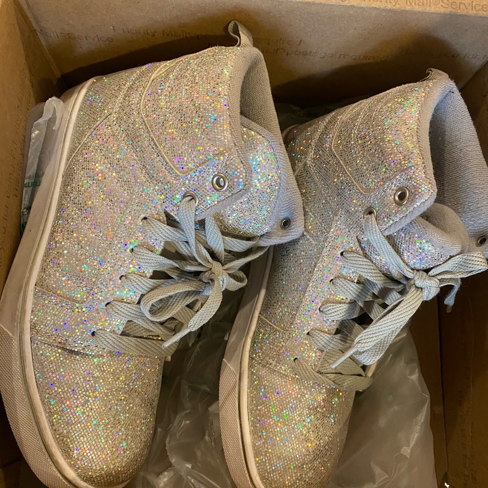 Heelys Size 7 Glitter Disco skate shoe